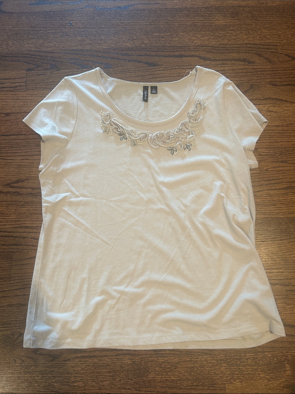 Relativity Cream Short Sleeve Scoop Neck Tee with Floral Appliqué